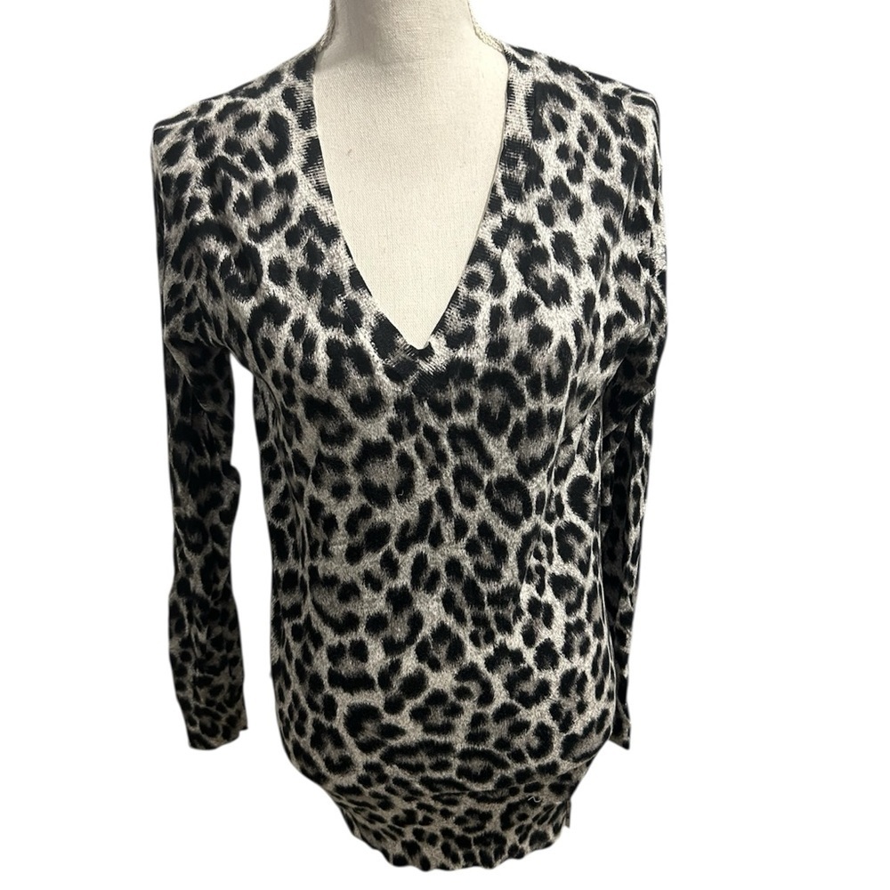 {MICHAEL Michael Kors} Black and White Leopard V-Neck Sweater